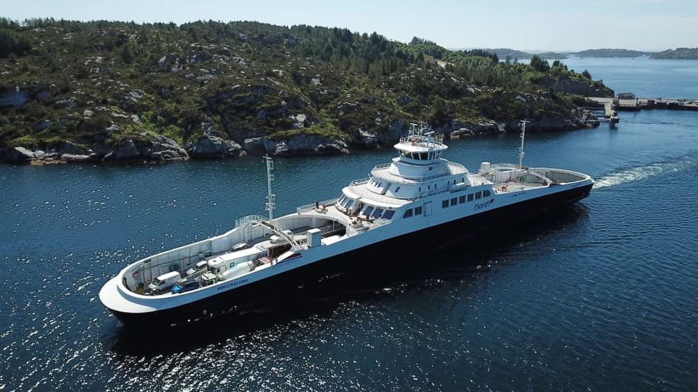 MF Møkstrafjord er en av fergene som måtte bytte ut batterimoduler på grunn av defekt kjøling. Fergen har plass til ca. 130 personbiler og 299 passasjerer.