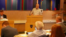 – Bryter kommuneloven