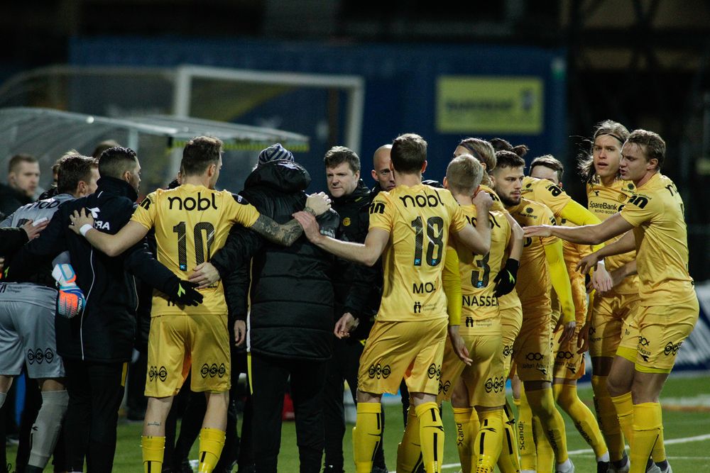 Eliteserieklubben Bodø/Glimt skal ha et eget møte med sine supportere tirsdag kveld uten at media får delta. Her er klubbens spillere i 2018 fra da de spilte mot Vålerenga.