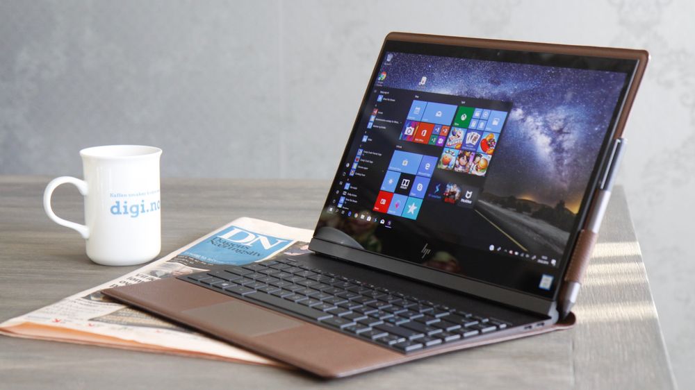 HP Spectre Folio. Vi har sjelden sett en bærbar PC som er finere å se på – og skinnet gjør også at PC-en er god å holde i.