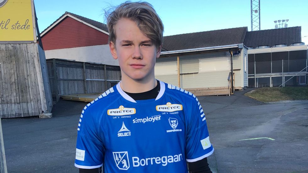 FEKK PRØVA DRAKTA: Sarpsborg 08 ønskjer å henta den 15 år gamle keeperen Leander Øy. No er årdølen i tankeboksen.