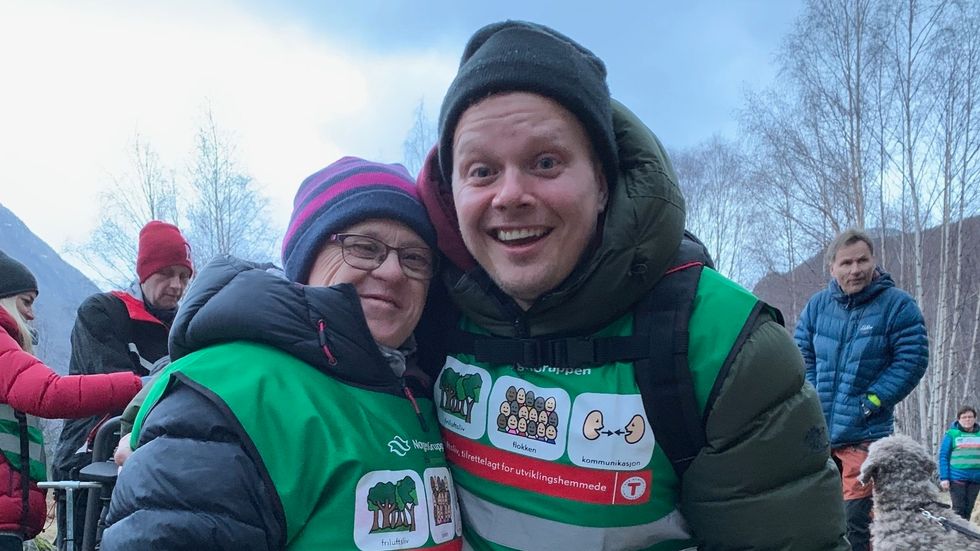 TUR FOR ALLE: Onsdag hadde FTU Årdal sin første tur, som denne gongen gjekk til Ytremoa i Øvre Årdal. Der vart det stella i stand bål og musikkinnslag.