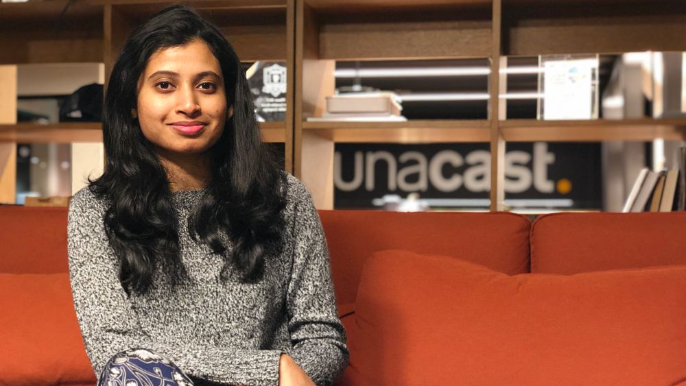 Sruthi Subramanyam jobber som utvikler i Unacast.
