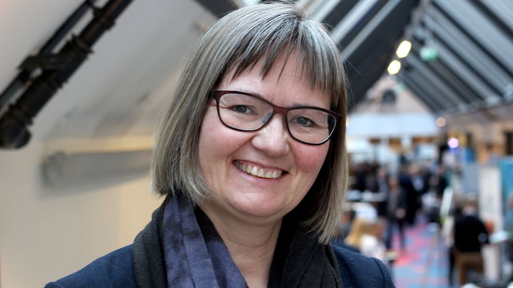 Nina Santi, direktør i avlsselskapet AquaGen, er på North Atlantic Seafood Forum i Bergen for å overbevise forsamlingen om at luseresistent laks er mulig.