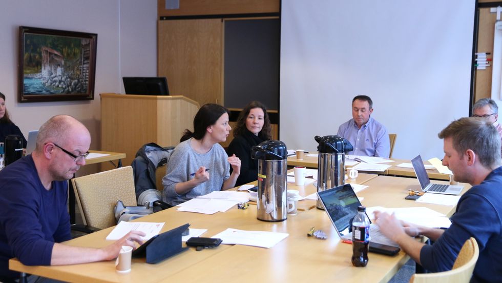 UTFORDRANDE: Politikarane i formannskapet sa det interkommunale samarbeidet med Lærdal og Aurland er ei utfordrande oppgåve. Eit forslag frå Ap og Uavhengig skapa stor debatt torsdag.