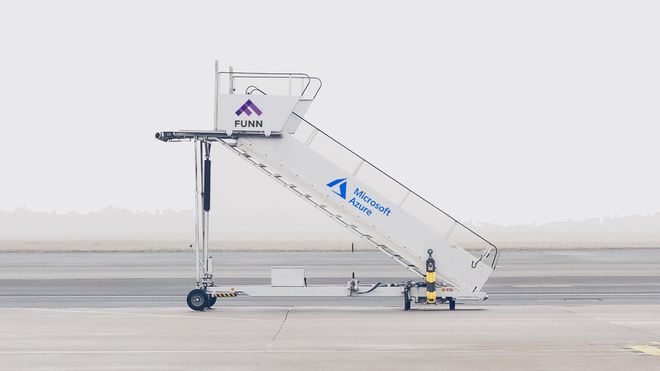 Flytrapp med logoene til Funn og Microsoft Azure.