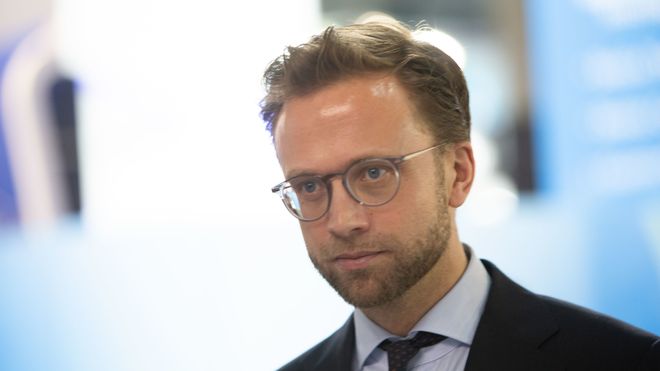 Digitaliseringsminister Nikolai Astrup under besøk på Mobile World Congress i Barcelona.