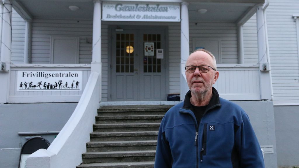 - GRUAR MEG: Steinar Drægni har vore dagleg leiar for Frivilligsentralen og Gamleskulen sidan oppstart i august 2014. I haust skal han gå av med pensjon. - Det gruar eg meg fælt til, seier han.
