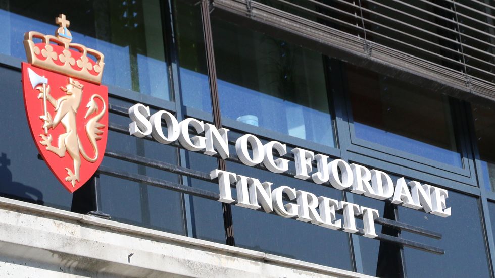 DØMT: Ein sogning tiltalt for å ha brukt kniv mot mor si, blei i Sogn og Fjordane tingrett dømt til eitt år i fengsel.
