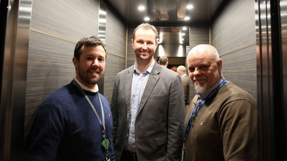 Christopher Friessnegg (Kone), Robert Skramstad (Malling) og Henrik Wergeland (Kone) var naturlig nok blant de første som fikk prøve den nye heisen.