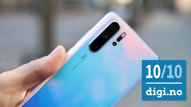 Huawei P30 Pro, bilde av baksiden, viser de fire kameraene.
