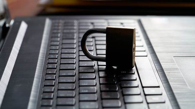 Illustrasjonsbilde av tastatur med hengelås.