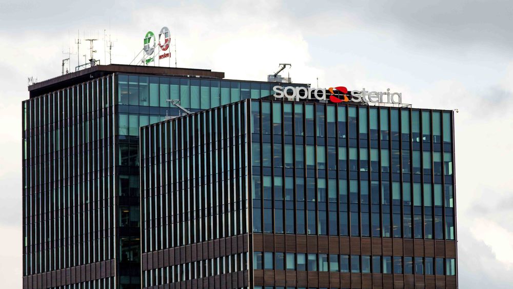 Sopra Steria med hovedkvarter på toppen av Posthuset i Oslo. En allianse med Sopra Steria i spissen vant Forsvarsmateriells plan- og designkonkurranse. Bidraget hadde en rekke konkrete eksempler på militær anvendelse av skytjenester.