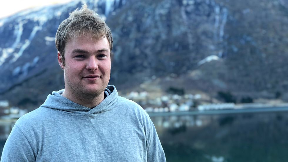 EIGE FIRMA: Asle Hauge (21) frå Skjolden har starta sitt eige firma saman med bror sin.