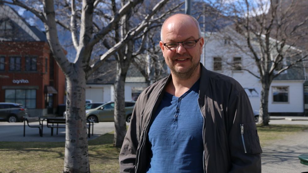 HISTORISK: Hilmar Høl har vore innom dei fleste politiske verva. No er han ein av 21 som vart vald inn til Arbeiderpartiet sitt sentralstyre, og dermed historisk som den første årdølen.
