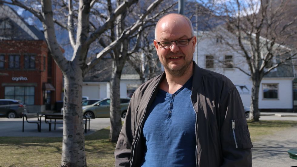 HISTORISK: Hilmar Høl har vore innom dei fleste politiske verva. No er han ein av 21 som vart vald inn til Arbeiderpartiet sitt sentralstyre, og dermed historisk som den første årdølen.