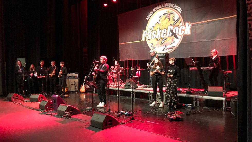 TRADISJON: I Årdal er rock ein like sterk påsketradisjon som skituren.