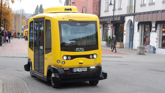 Setter inn førerløs buss på ordinær bussrute