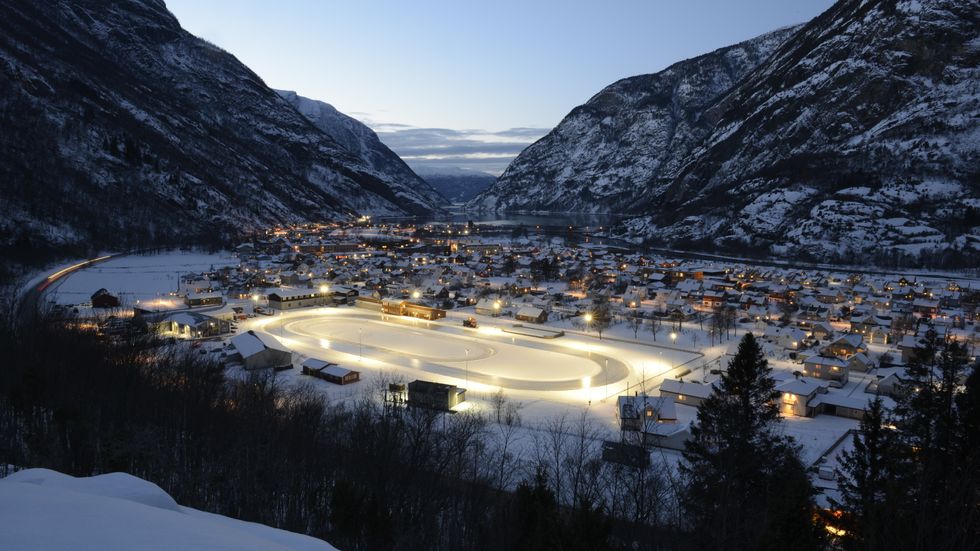 REGIONALT: Kunstisbane-prosjektet i Lærdal har lenge lagt i planane. No er det eitt steg nærare realisering, men politikarane krev at prosjektet støttas regionalt før det går vidare.
