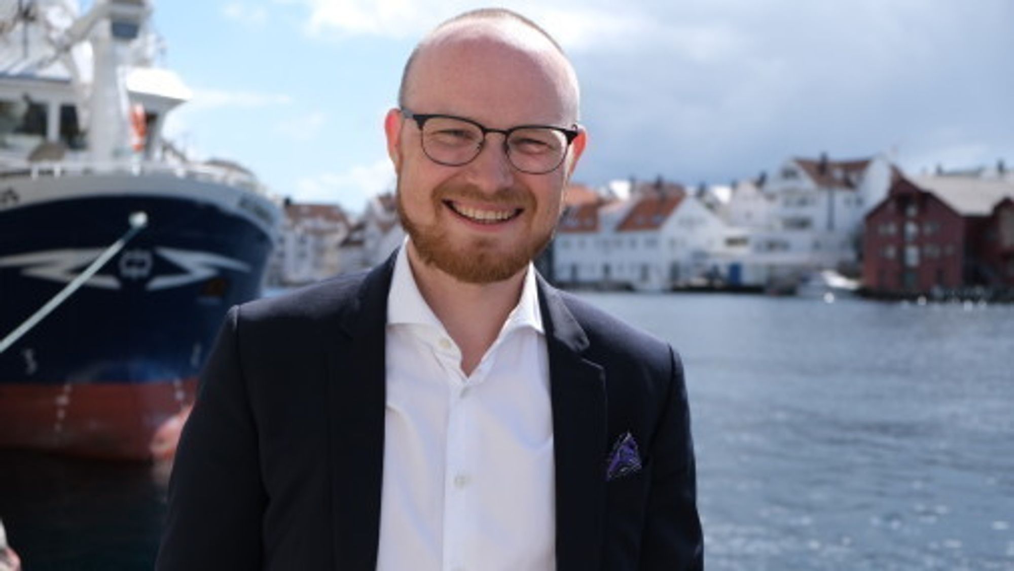 Knytter Tromsø tettere til verden