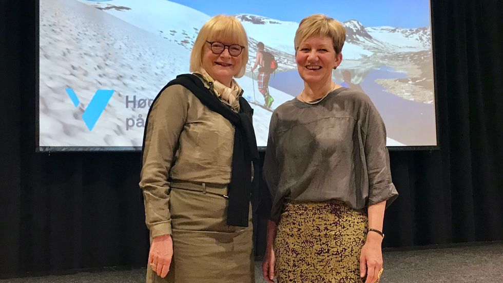 LEVER I TRUA: Rektor Berit Rokne og prorektor Bjørg Kristin Selvik ved Høgskulen på Vestlandet har jobba for at Nortind skal legga fjellførarskulen til Sogndal.