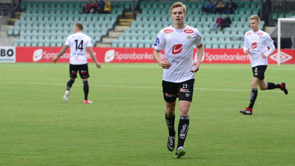 DEBUTERTE: Sivert Mannsverk (17) har fått starta tre av sju seriekampar denne sesongen. I dag fekk han debuten på heimebane.