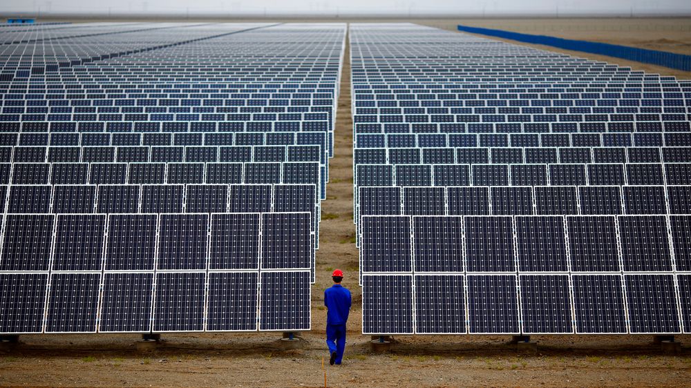 Solenergi vokser over hele verden. Nå mener en av norges fremste solforskere at det er behov for et veikart for bransjen.