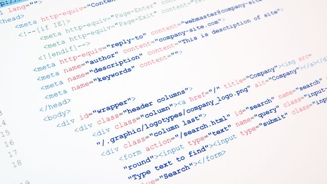 HTML-tagger med hvit bakgrunn.