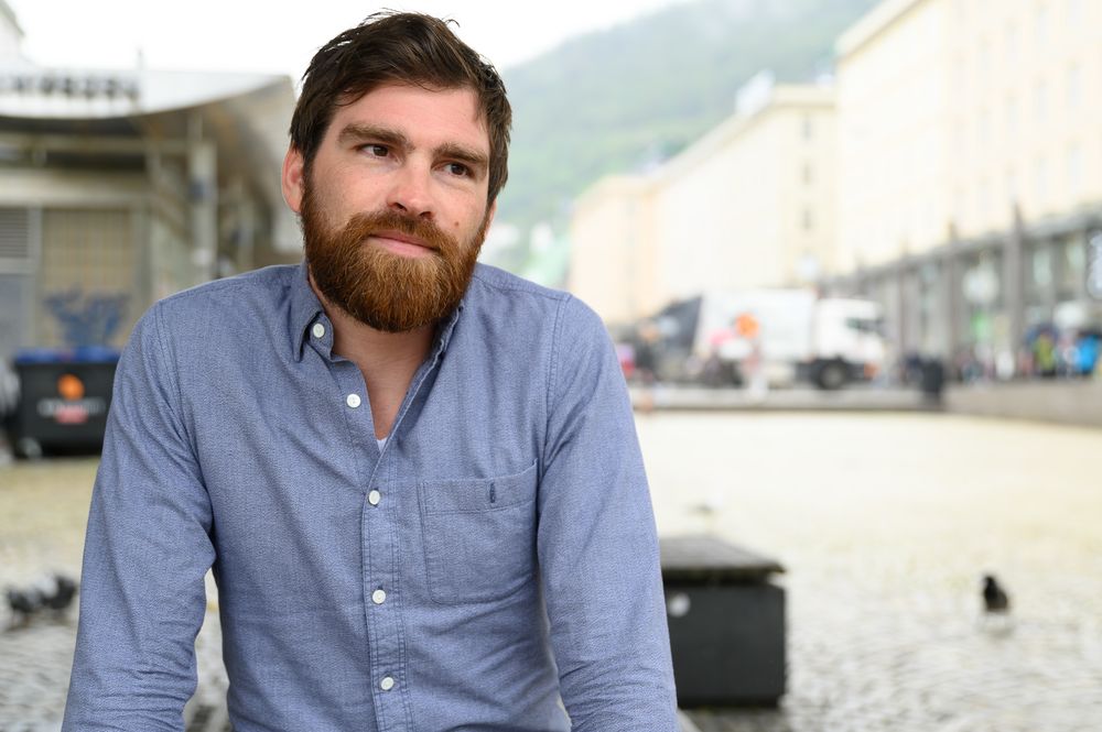 Andy Mills, produsent av New York Times-podkasten «The Daily». Her under Fortellingens Kraft 2019 i Bergen.