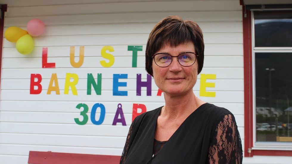 LUSTER BARNEHAGE: Evy Alme har jobba 30 år i same barnehage.