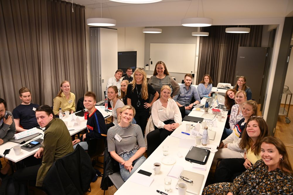 Sommervikarene sammen med innholdsutviklerne Janne Rygh og Stine Holberg Dahl. Foto: Anne Marthe Lilleby