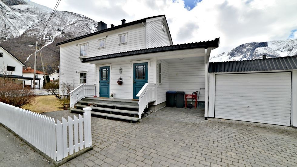 ØVRE ÅRDAL: Denne einebustaden vart seld for over prisantydning.