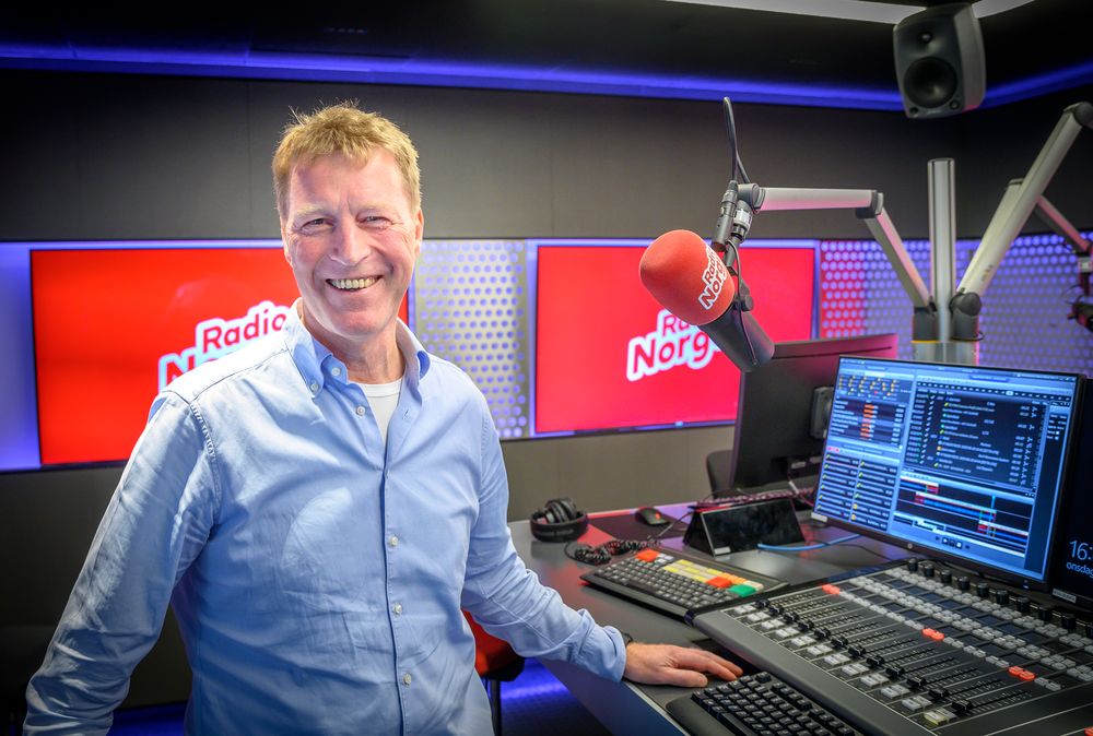 Administerende direktør Jim Receveur sier at Bauer Media blir værende i Norge.