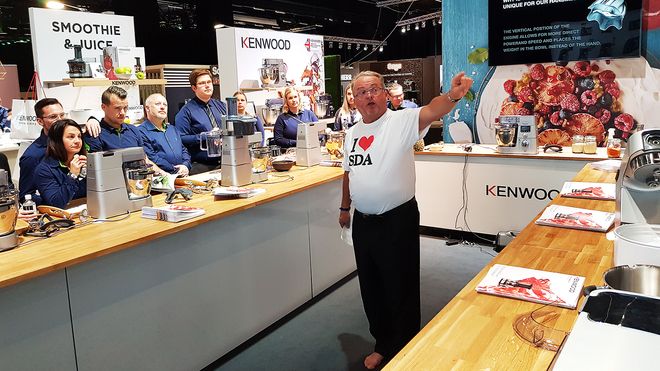 KENWOOD GIR BEDRE PLASS I SKAPET