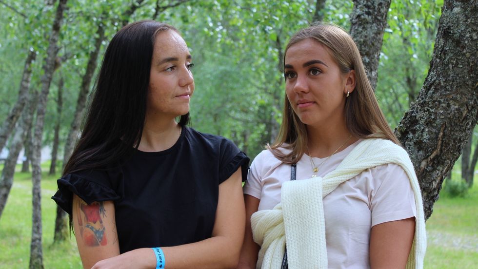 SØSTRE: Amalie Øvrebø og Stina Øvrebø.
