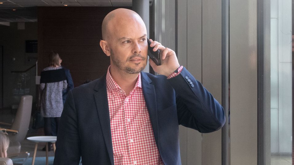 Frekvensdirektør John-Eivind Velure i Nasjonal kommunikasjonsmyndighet la sammen med Nkom-sjef Pål Wien Espen fram regler for 3,8-4,2 GHz-båndet til høring onsdag 9. juni.