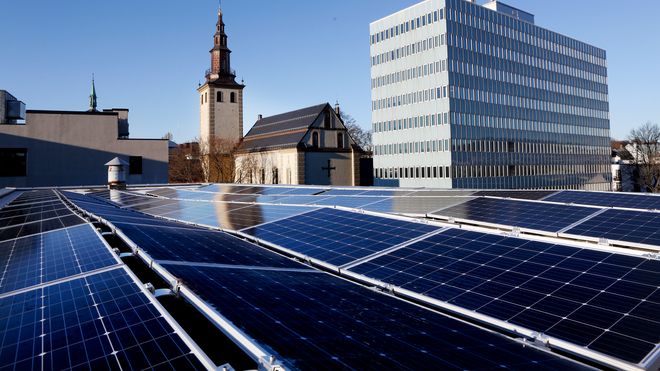 Solenergi vokser voldsomt: Tripler antall ansatte og banker omsetningsrekorder
