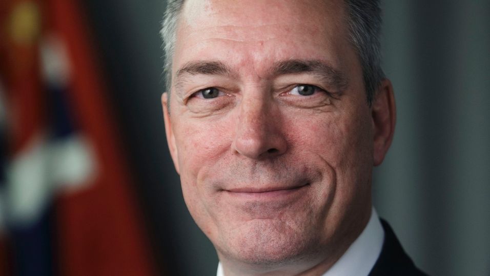 Forsvarsminister Frank Bakke-Jensen sier de skal ta hensyn til høringssvarene når de neste år legger fram et nytt lovforslag.
