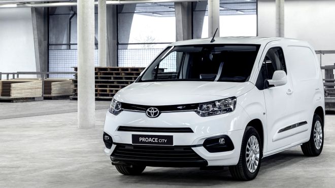 Endelig kommer Toyota med en elektrisk utgave: Varebil kommer for salg neste år