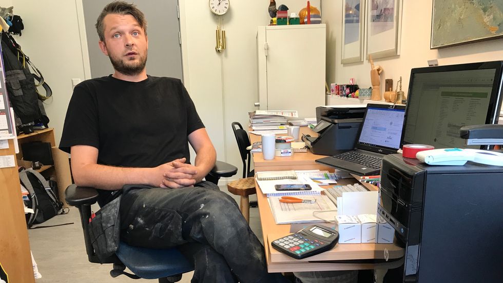 NY JOBB: Karl-André Dale er temmeleg fersk driftssjef på kjøpesenteret AMFI Sognignen i Sogndal. Mannen han erstattar har jobba der 47 år.