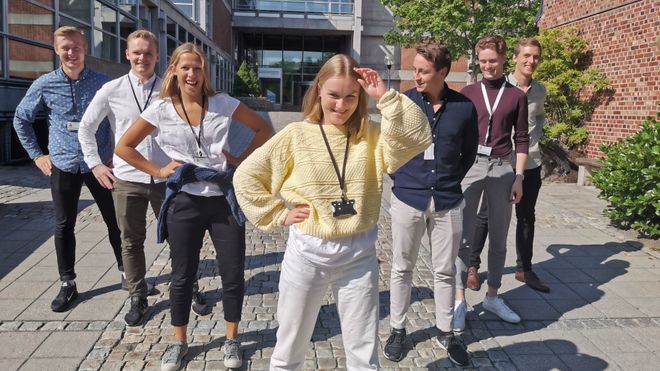 Gigantiske stabler hoper seg opp i norsk industri. Åtte studenter har seks uker på seg til å komme opp med en løsning