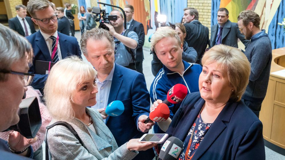 Statsminister Erna Solberg vert intervjua av Nettavisen, NRK, Dagbladet, VGTV og TV 2.