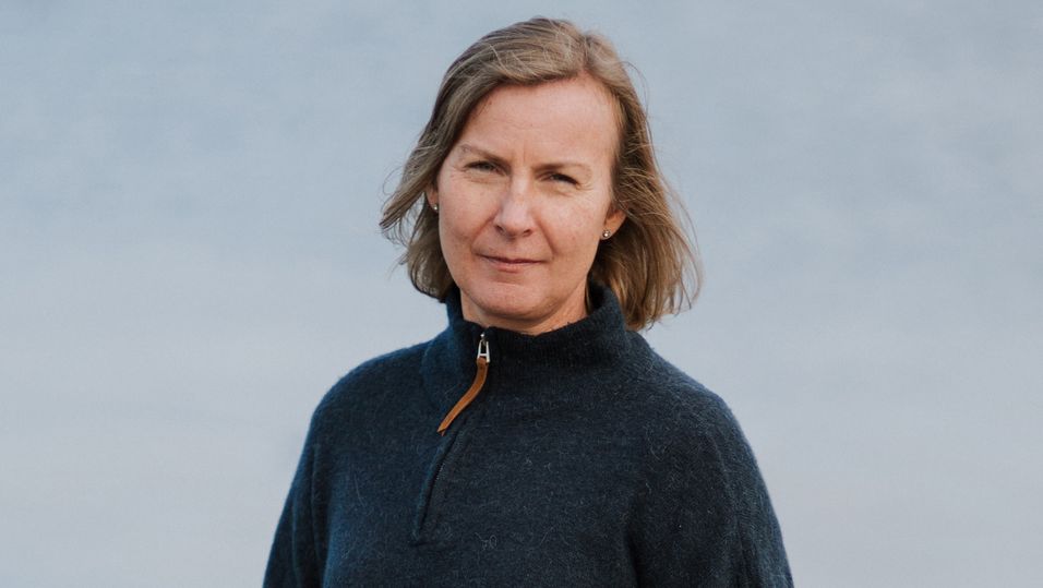 - Da fortvilte kunder og ordførere i 2011 prøvde å ringe og si fra om at det var ragnarokk på Vestlandet, ble de møtt med julemusikk fra stengte kundeservicer. Det er en helt annen kriseforståelse nå, skriver direktør Elisabeth Aarsæther i Nasjonal kommunikasjonsmyndighet.
