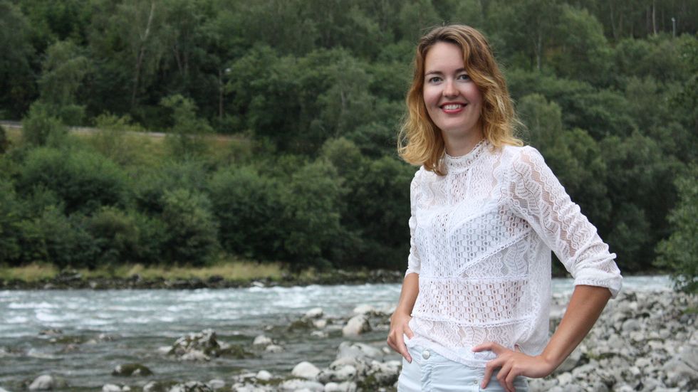 FESTIVALKLAR: Kaia Höl holdt sin første konsert i Farnes kyrkje i fjor haust. I framtida ynskjer ho å ha heile sommaren fullbooka med konsertar.