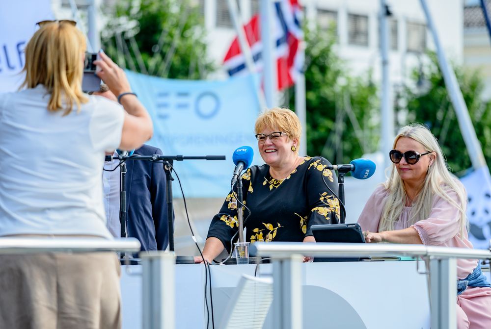 Mediedebatt i Arendal - Åslaug Sem-Jacobsen (t.h) og kulturminister Trine Skei Grande møtte Bjørn Bore i Vårt Land og Hege Iren Frantzen i Norsk Journalistlag til debatt.
