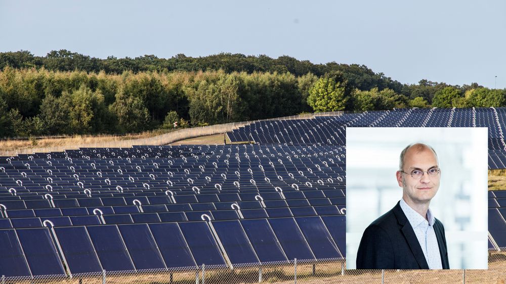 Bakkemonterte, storskala solkraftverk dekker i dag omtrent halvparten av totalkapasiteten i solenergimarkedet. Statkraft, ved analysesjef Henrik Sætness, forventer at denne andelen øker.