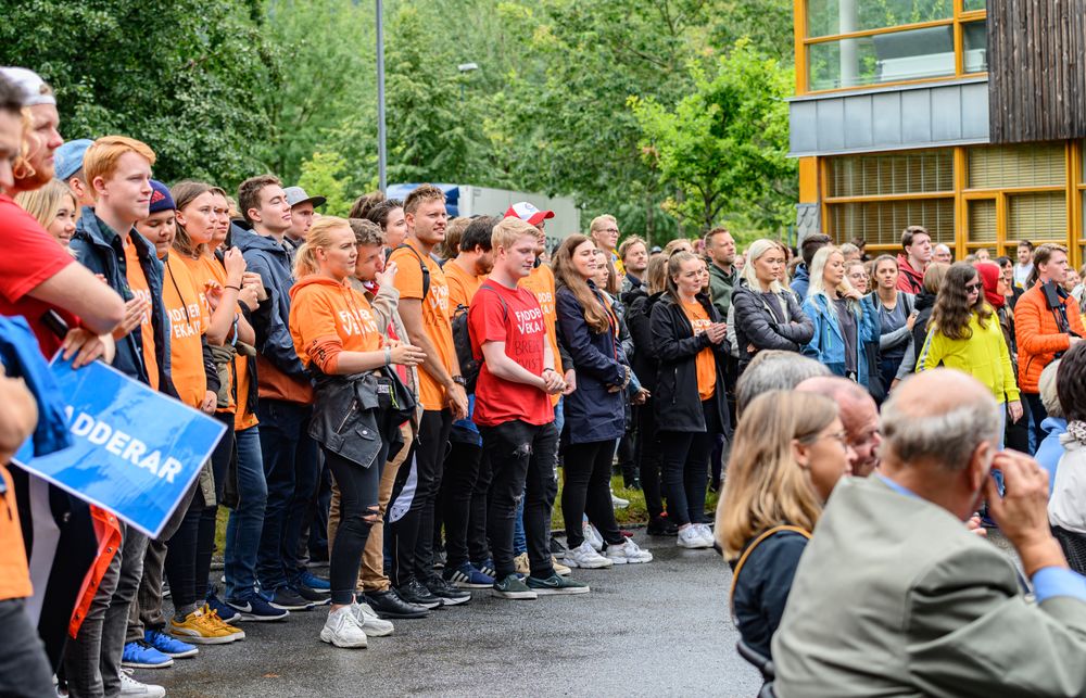 Stadig flere vil studere journalistikk, og poengkravene øker deretter. Her er studenter avbildet ved studiestart i Volda høsten 2019.