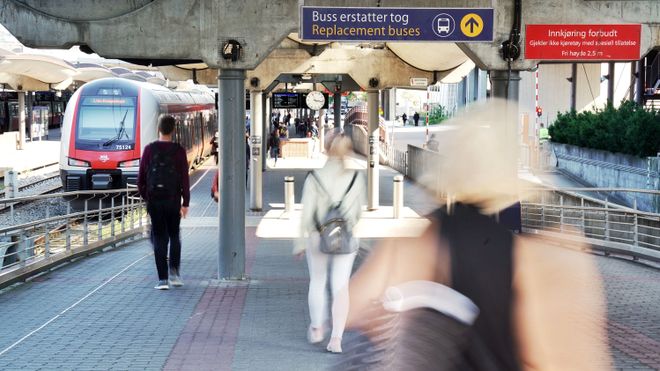 Bane Nor leter forgjeves etter grunnen til togproblemene. Først om 15 år kommer systemet som skal fikse feilen for godt