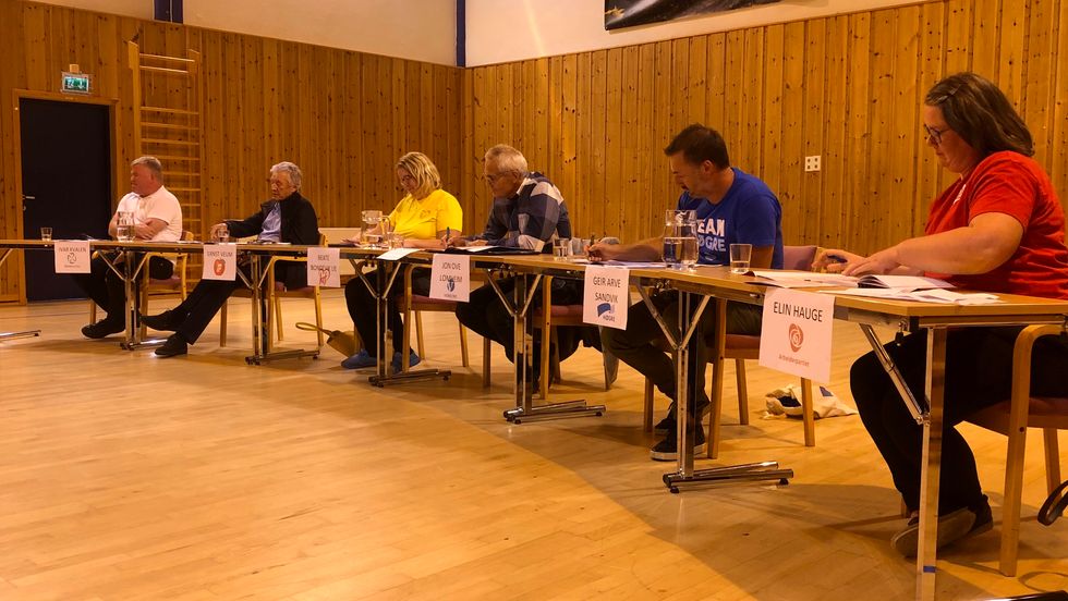 DEBATT: Ivar Kvalen, Ernst Veum, Beate Bondevik Lie, Jon Ove Lomheim, Geir Arve Sandvik, Elin Hauge.