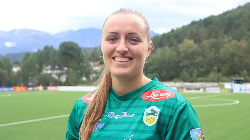 HELTEN: Silje Torvanger kom inn midt i kampen og scora det andre målet for Kaupanger-damene, og sendte dei heim med sin første siger på lenge.
